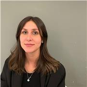 Sono una studentessa magistrale di Relazioni internazionali, laureata in Scienze internazionali e diplomatiche con 110/110 e lode e diplomata al Liceo scientifico con 100/100.